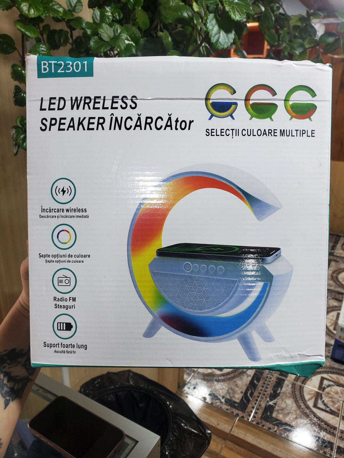 Genérico XG-2401 Parlante G Bluetooth RGB con Carga Inalámbrica
